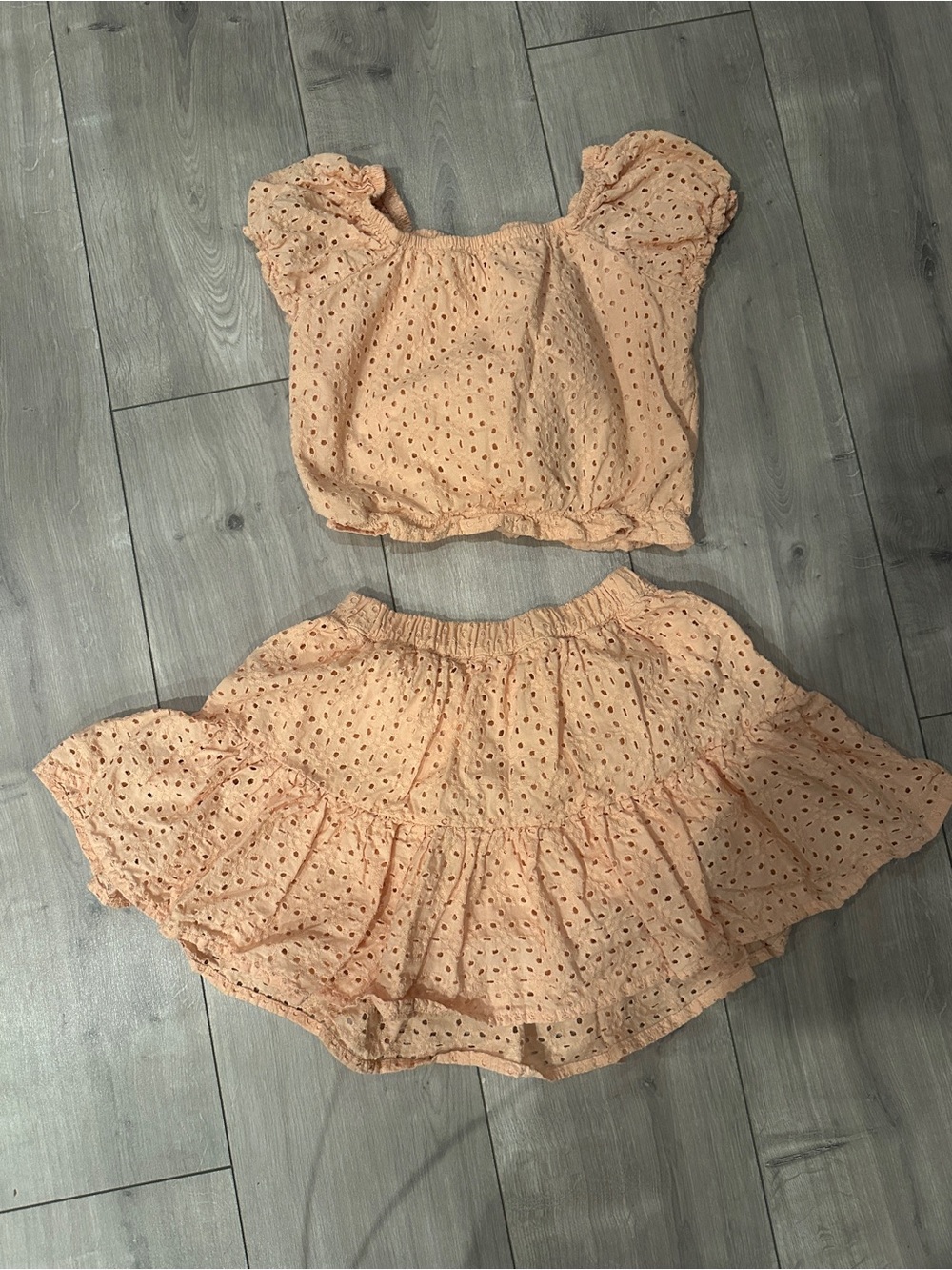 FabKids Girls Size 8 Coral Eyelet Two Piece Top & Skirt Set- NWOT